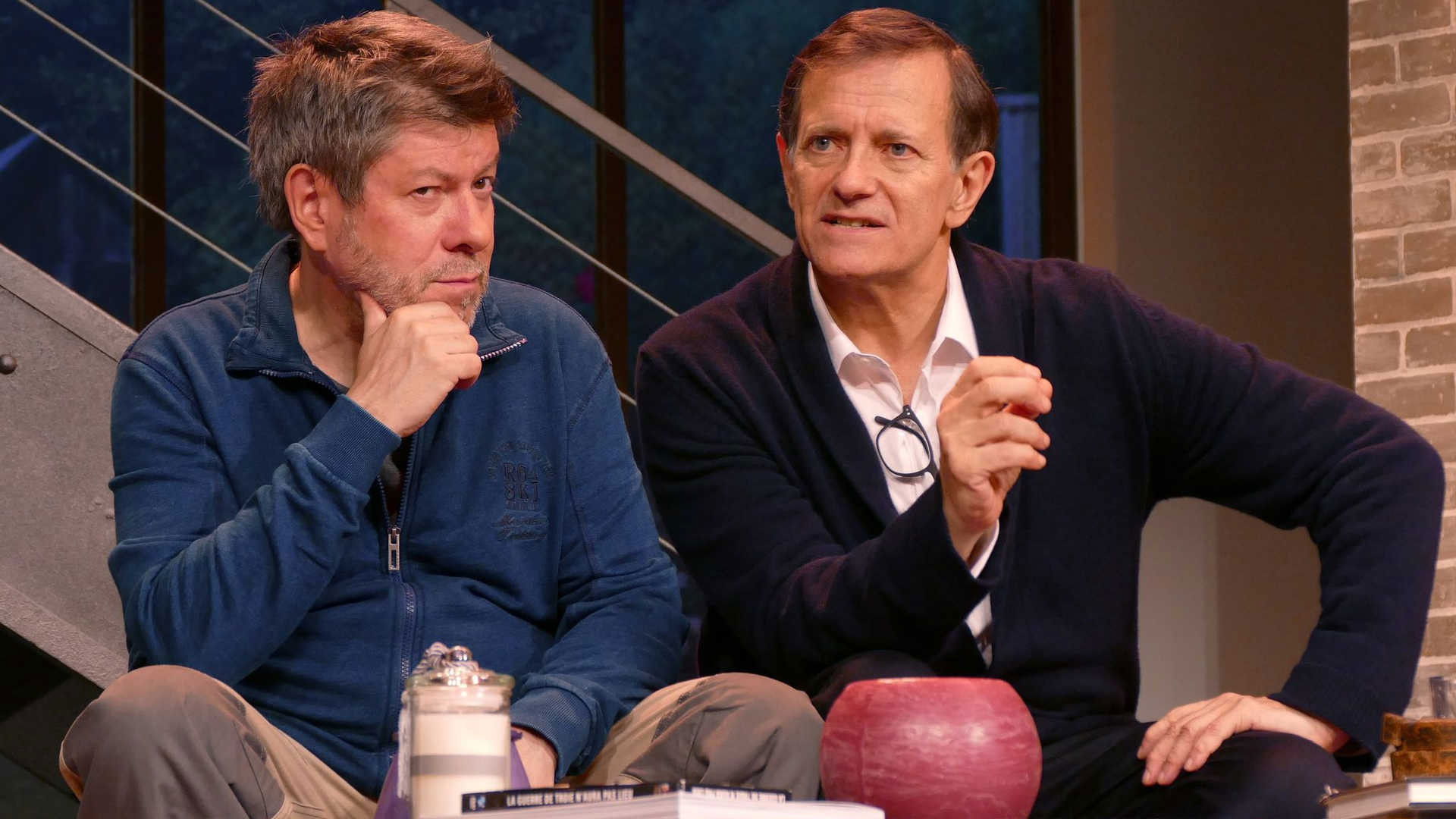 À droite, à gauche