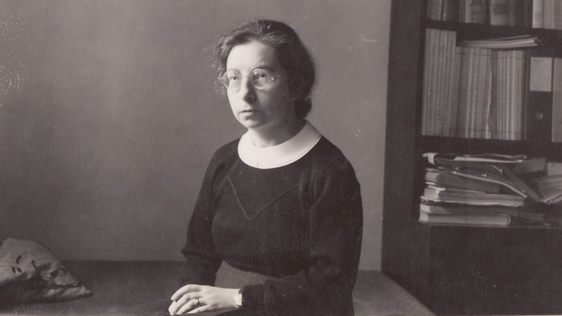 Alone - The Legend of Miriam Yalan-Shtekelis