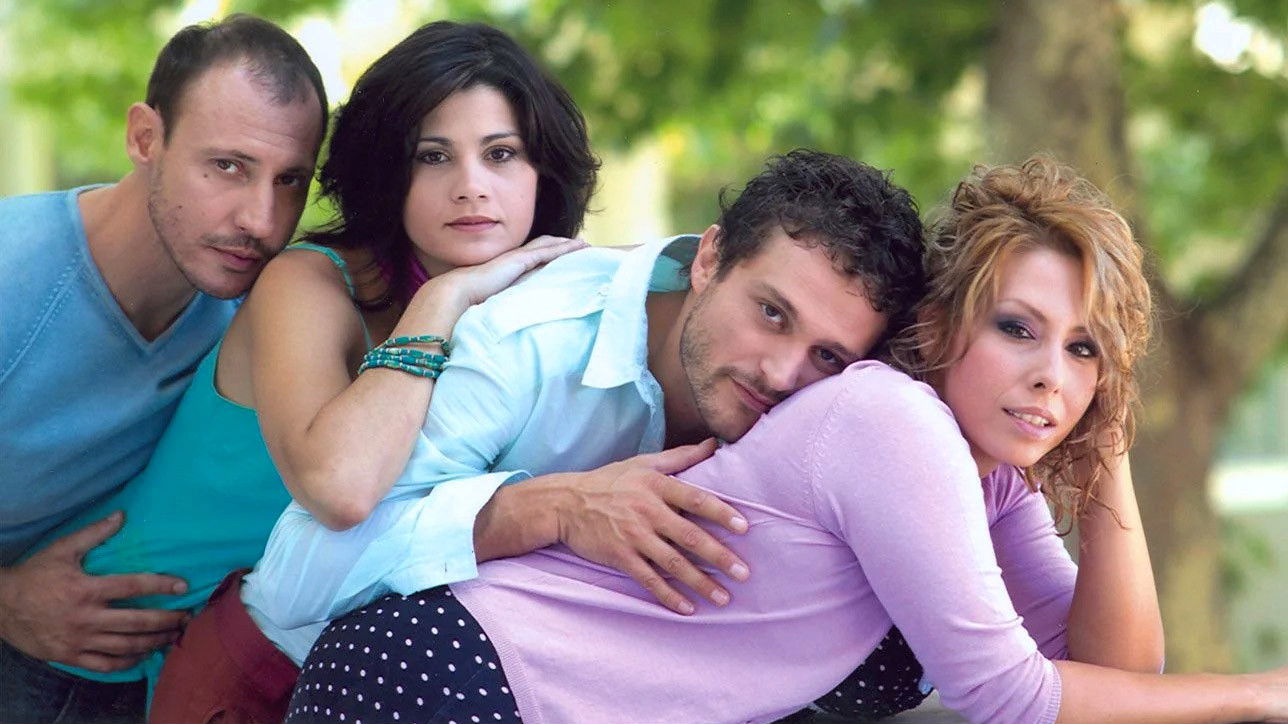 Kaneis de leei s' agapo