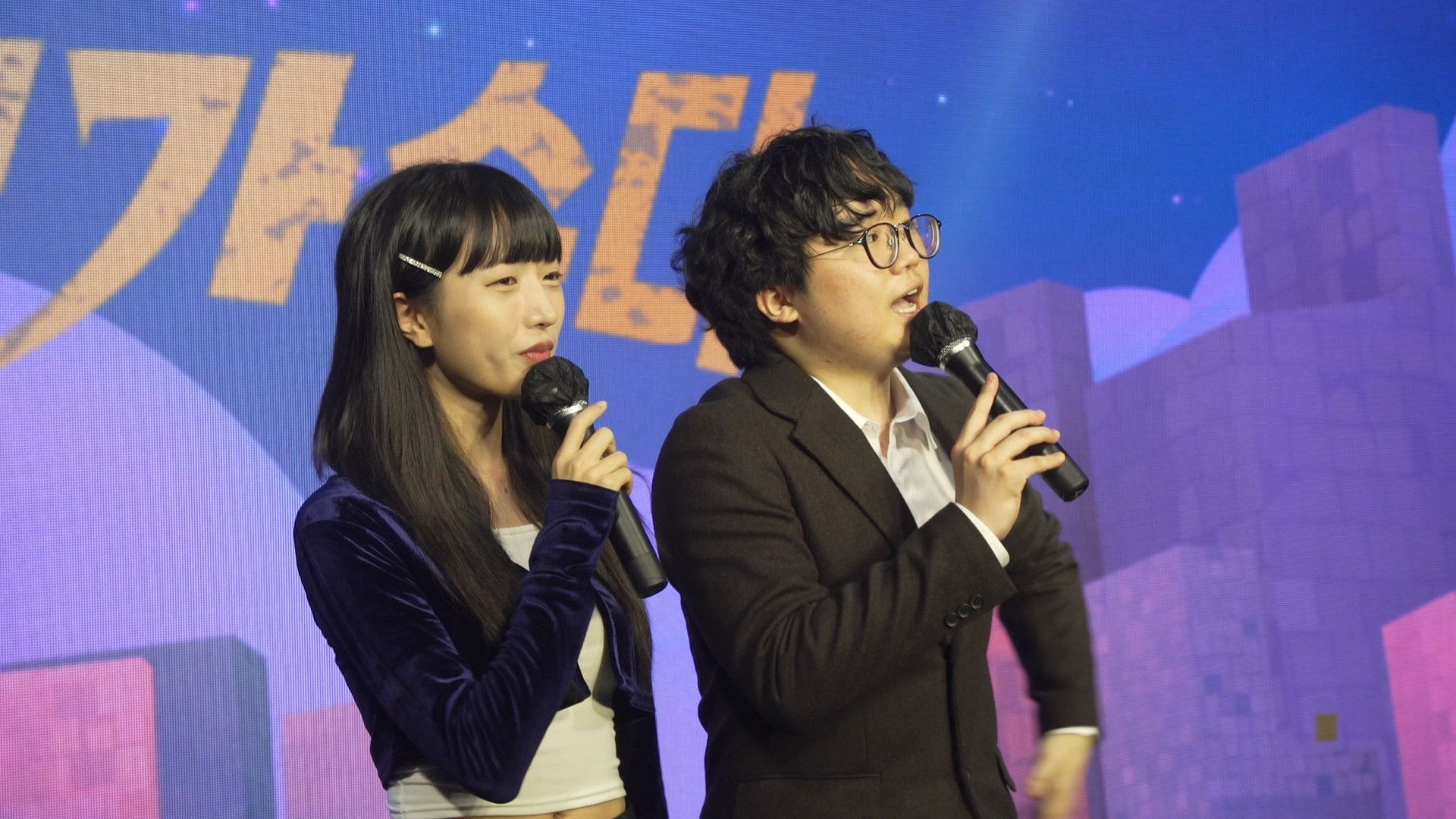 I Am Internet Singer