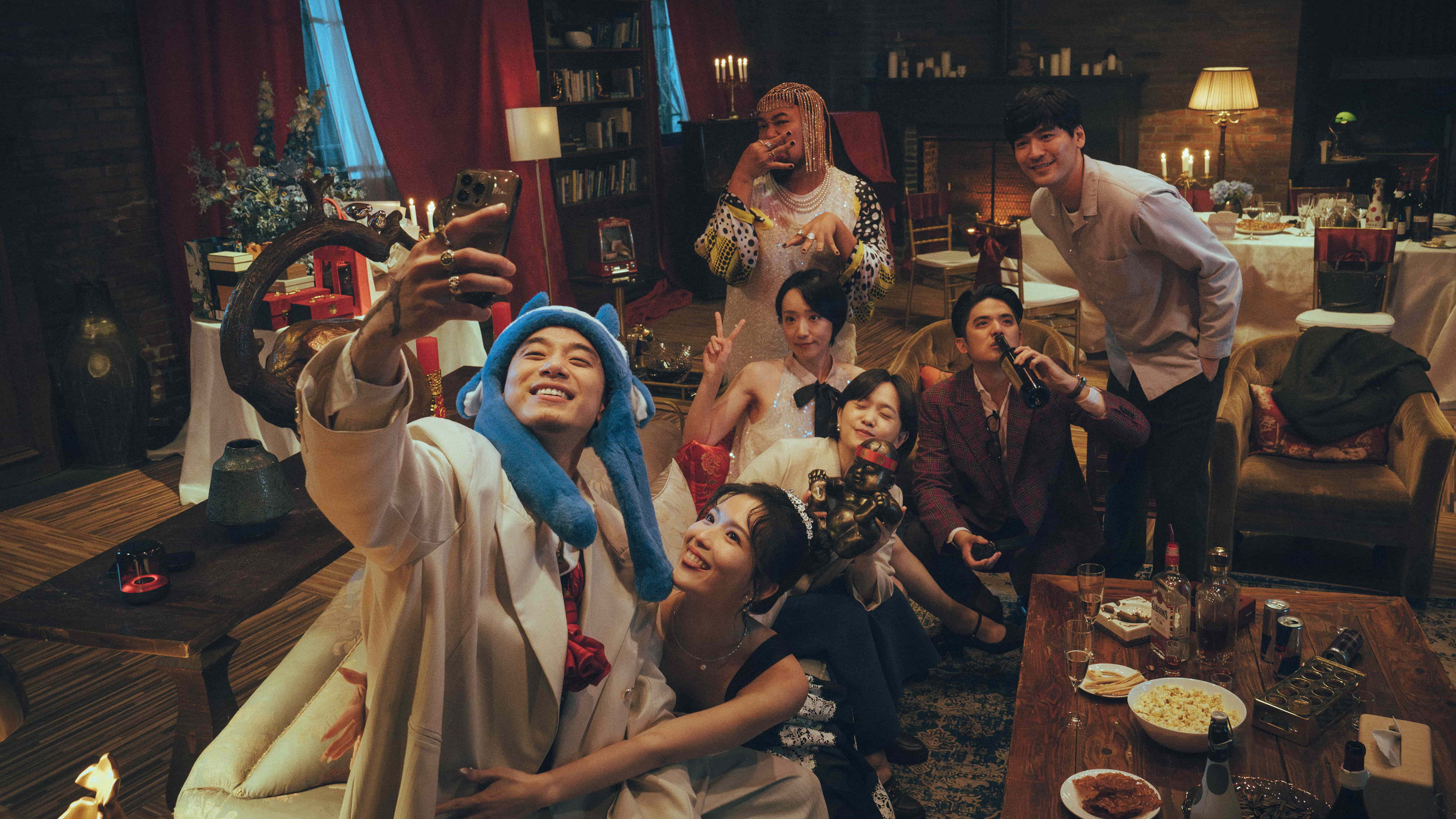 Hold to Death: Hand in Hand