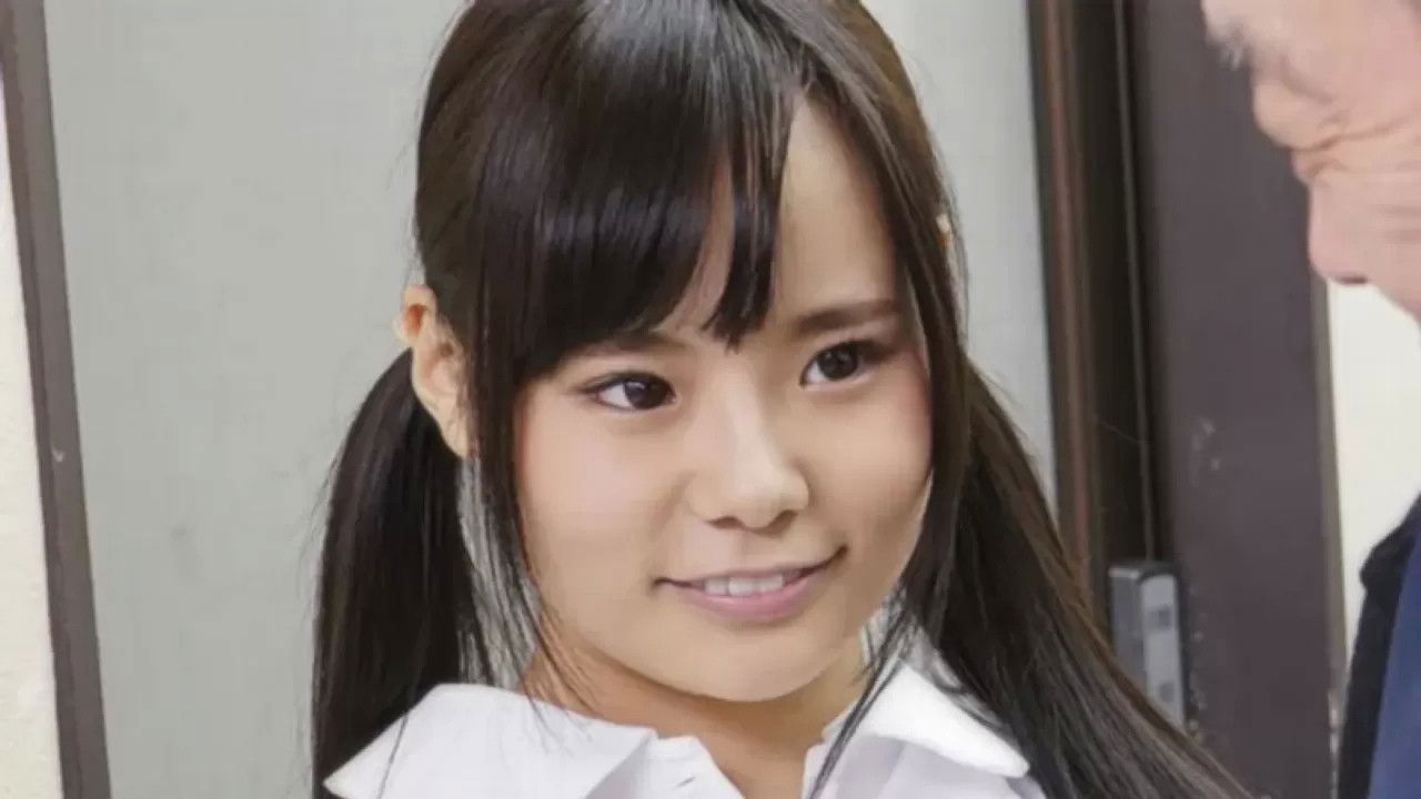 Daughter-in-law Who Can’t Resist Even when Played Around by Father and Grandfather Right Next to Bathhouse Men