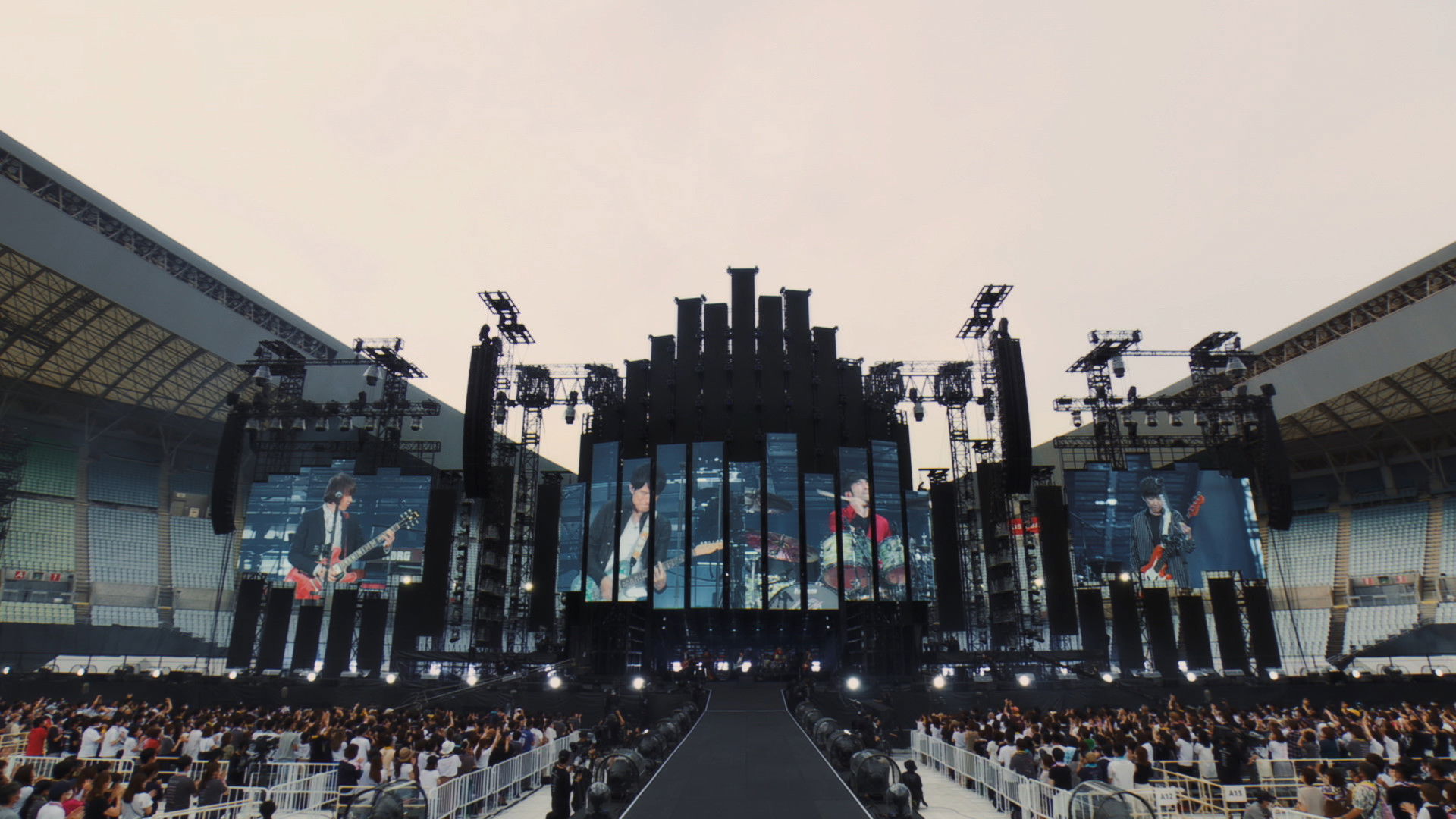 Mr.Children 30th Anniversary Tour 半世紀へのエントランス- 2022.6.19 YANMAR STADIUM NAGAI -