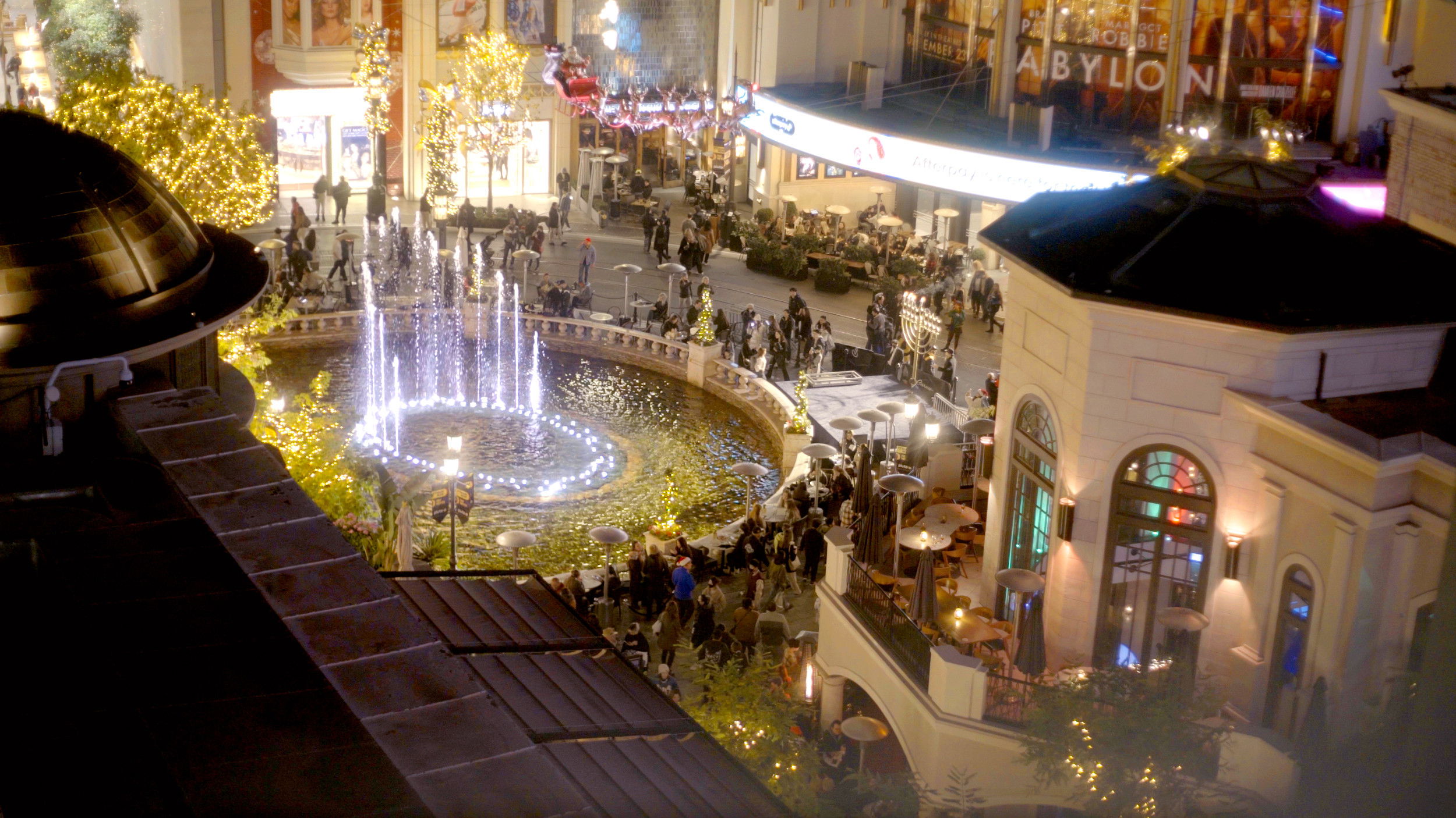 Terry Tries to Find a Christmas Gift for His Nephew & Lena Goes on a Bumble Date With Tom