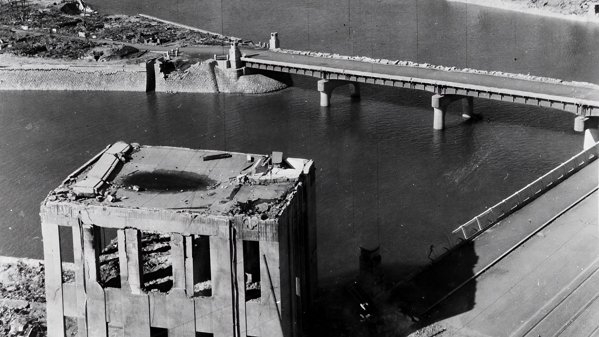 Under the Cloud of Hiroshima
