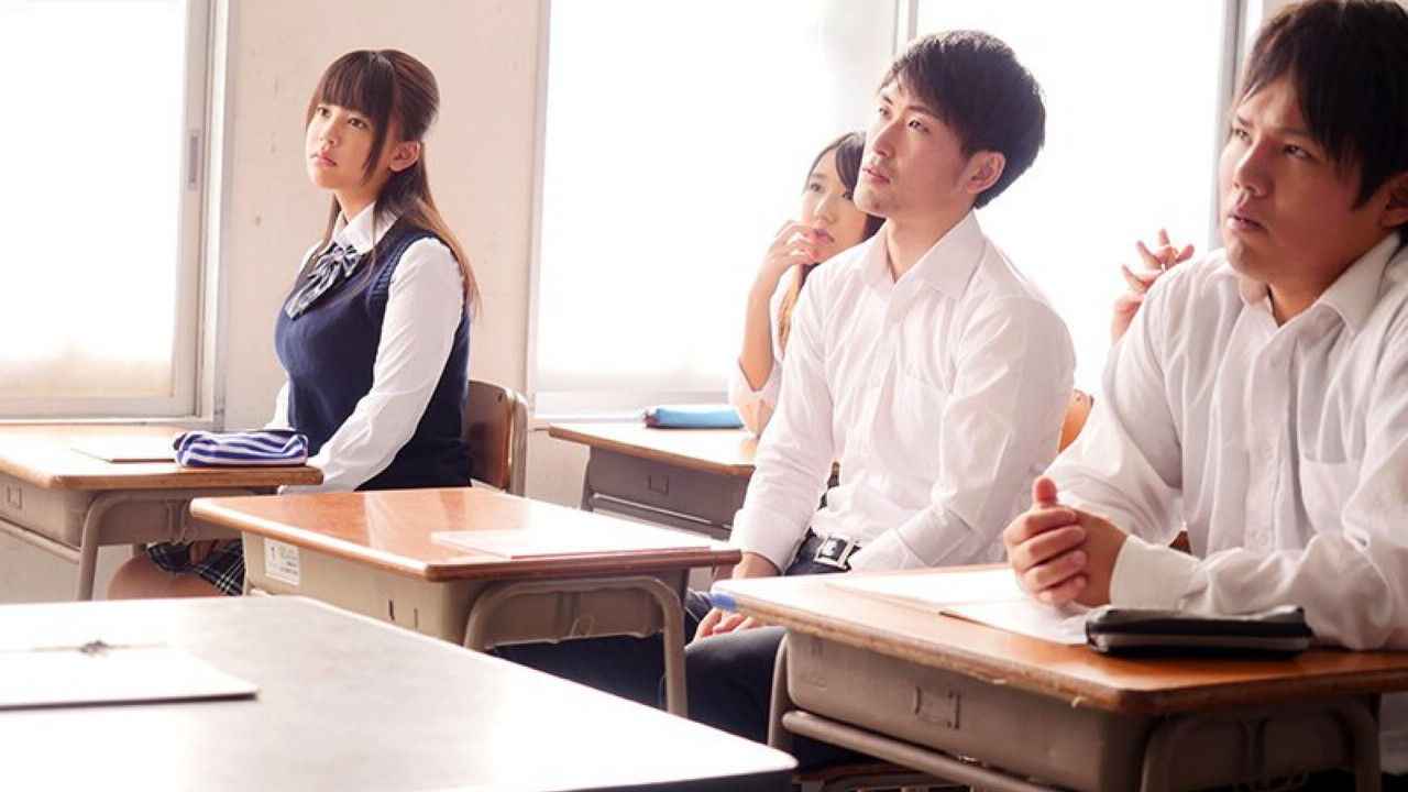 完・全・包・囲集団痴漢に声も出せず犯された爆乳制服少女夕美紫苑