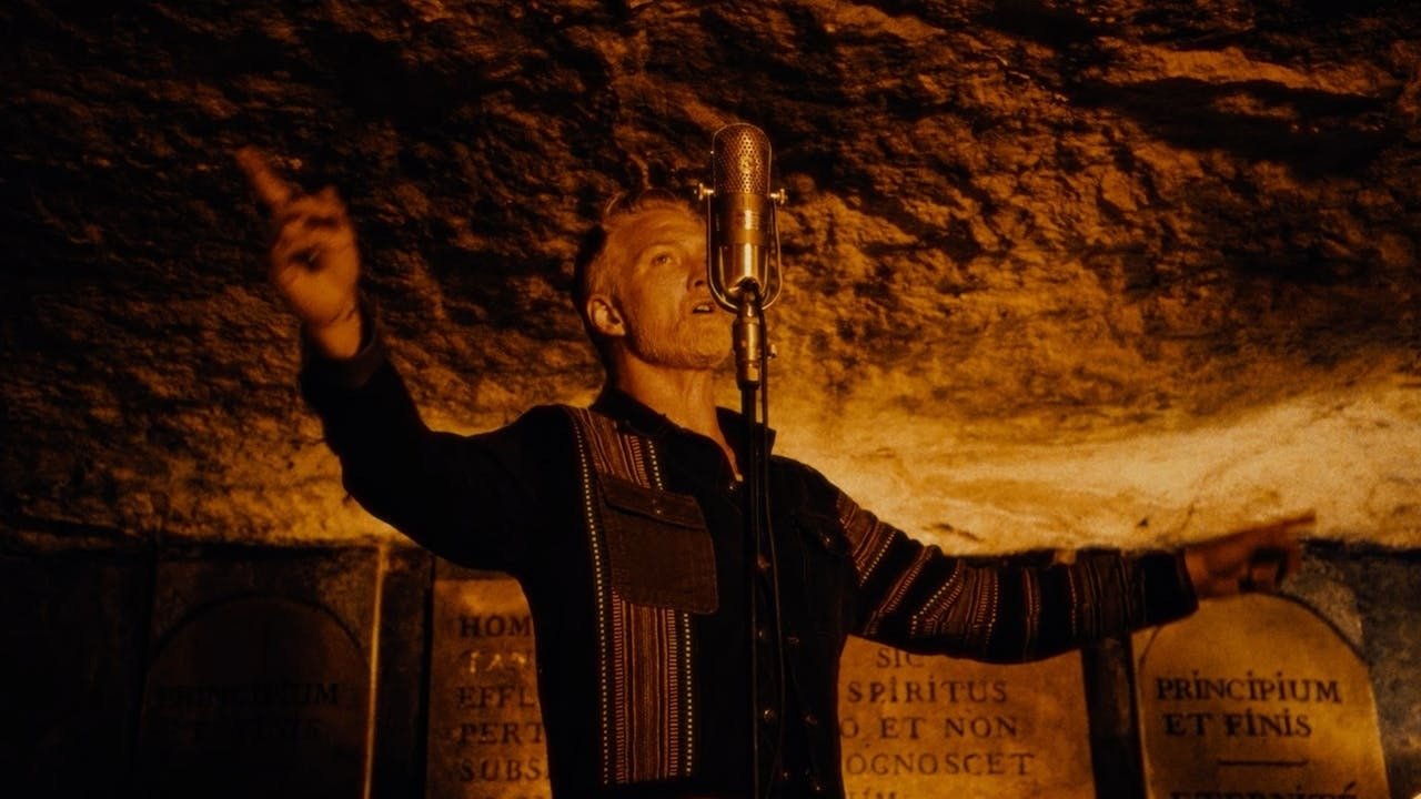 Queens of the Stone Age: Alive in the Catacombs