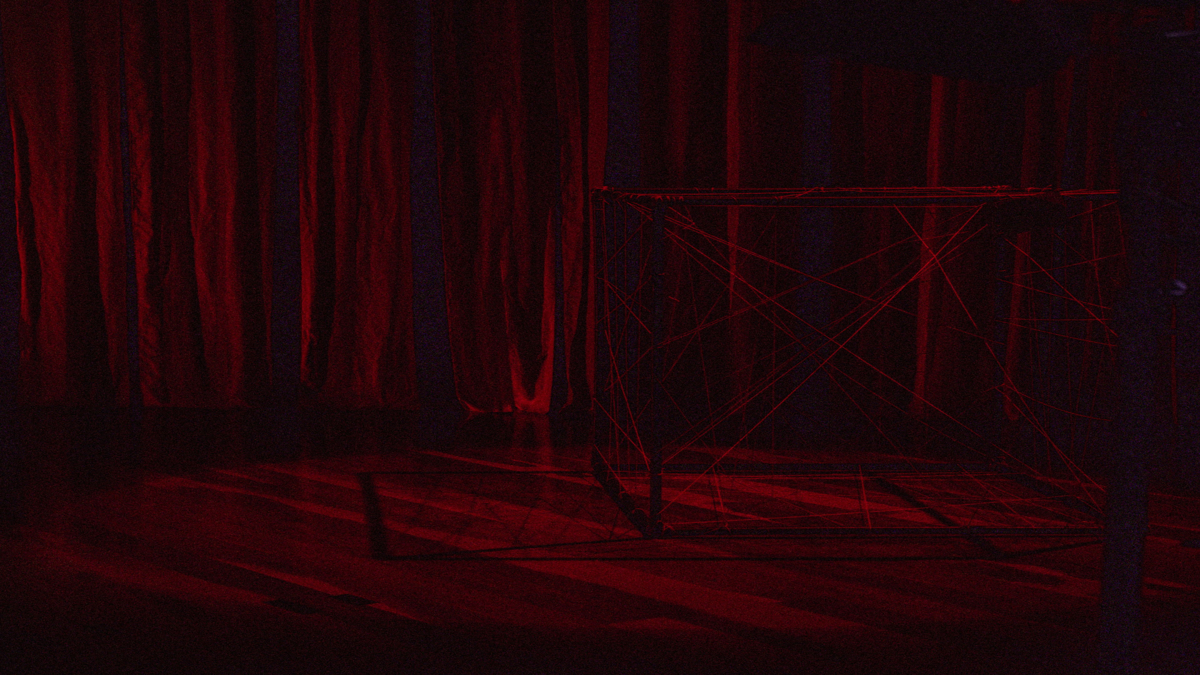 Sangue de Lobo, Pele de Cordeiro