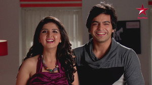 Khushi’s Wardrobe Malfunction