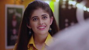 Moushmi Traps Paakhi