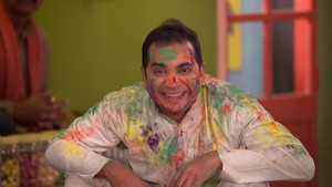 Tirri's Goons Strip Happu Naked For Playing Holi