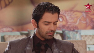 Khushi Tries to Stop Payal