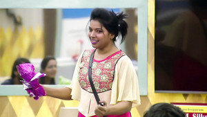 Day 54: VJ Kajal In The House