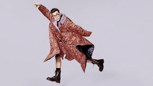 Dan Levy with Phoebe Bridgers