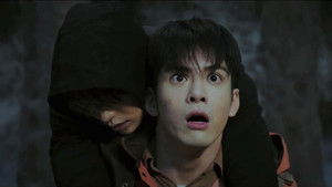 Wu Xie Attacked by the Snake Mother