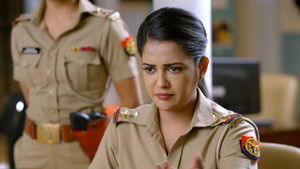 Urmila Helps The Team