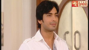 Samrat Proposes to Gunjan