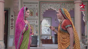 Bhabho is shocked to see the card