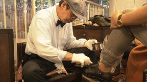 When a Man Shines His Shoes