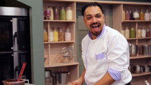 Wonka Chocolate Bars & Floating Cities