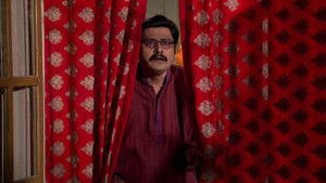 Manmohan Ousts Julie