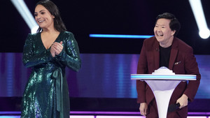 Adrienne Houghton, Joel McHale, Deon Cole, Jeff Dye, Cheryl Hines