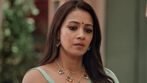 Gayatri Taunts Noina Over Tulsi