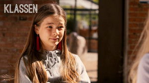 Should Sally change schools?