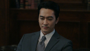 The Ever-So-Powerful Leader Im