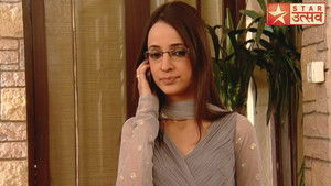 Gunjan Enters Samrat's House