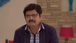 Anita and Manmohan Catch Angoori Dancing In The Night