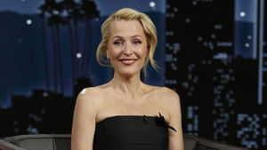 Gillian Anderson, Janelle James, SYML