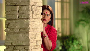 Surili Spies On Balwant And Rajni