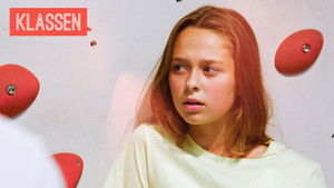 Is Mia changing school?