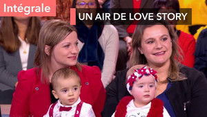 Love at the foot of the tree!