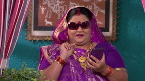 Vibhuti Tells Anita About The X-ray Sunglasses