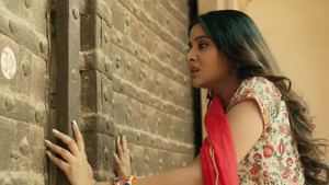 Deeya Sneaks Into the Palace