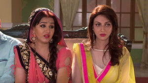 Chhuttan Holds The Mishras and Tiwaris Hostage