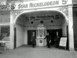 The Rise of the Moguls - The Men Who Built Hollywood