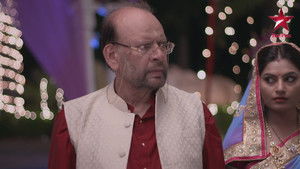 Gajanan Ignores The Mathur Girls