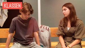 Boyfriends kiss then