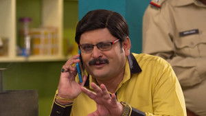 Two Sundaris Show Up