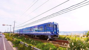 A Route Through Time Bookended by the Two Seas in Western Japan