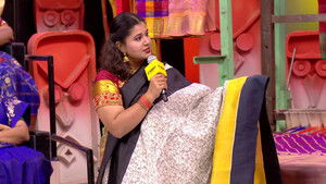 Pattupudavai: Supporters vs Critics