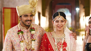 A Touching Moment For The Pandyas