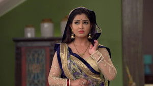 Angoori Gets Rebuked For Spending Money Carelessly