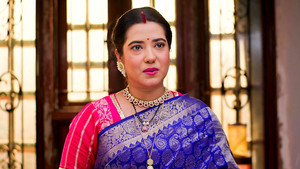 Bhagyashree Invites Deepa for Puja