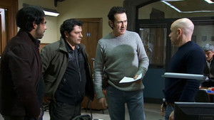 Try to obey / He wins this hand