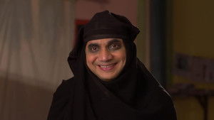 Manmohan and Vibhuti Look For a Burqa For Chhuttan