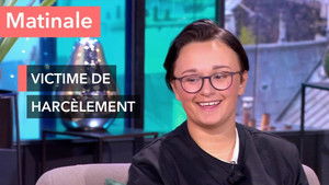 Morning show: news about Mélody, a teenager who is being bullied